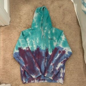 Tie Dye Iets Frans UO Hoodie